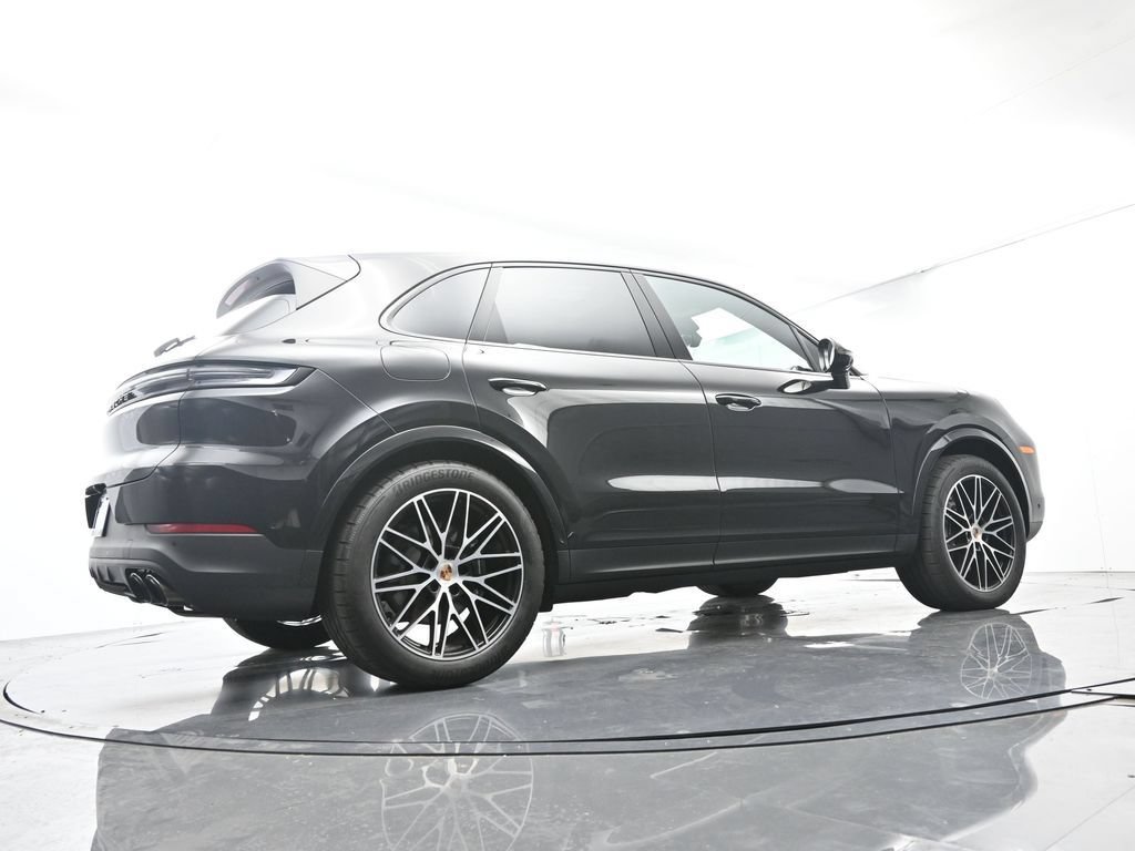 Certified 2025 Porsche Cayenne AWD/4WD image 52