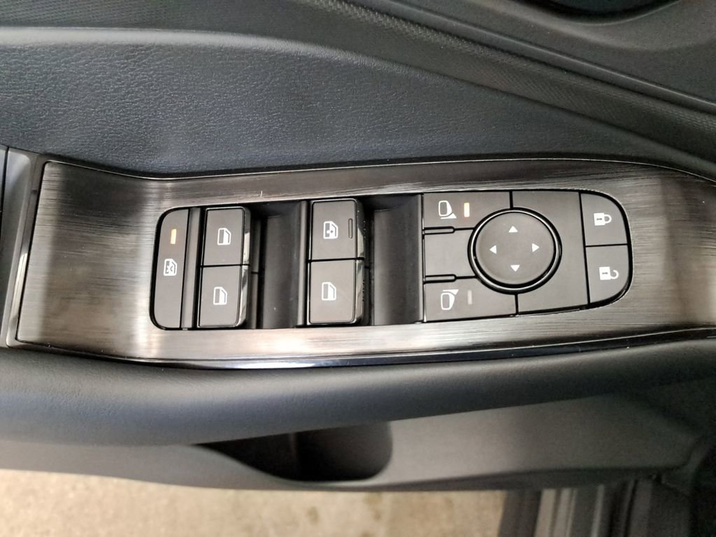 Used 2026 Nissan Rogue S FWD image 18