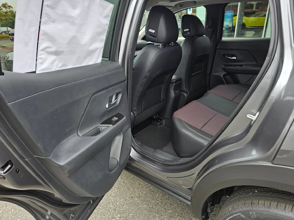 New 2027 Nissan Kicks SR AWD/4WD image 11