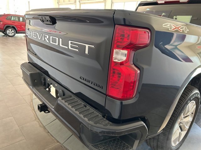 Used 2022 Chevrolet Silverado 1500 Custom w/ LPO, Dark Essentials Package image 6
