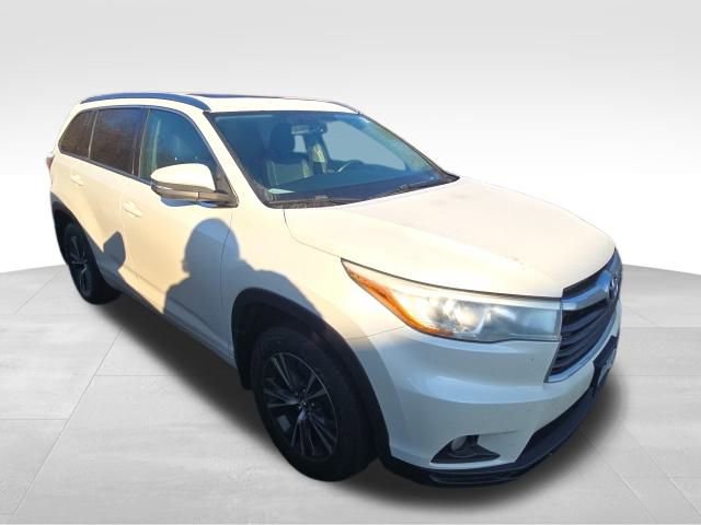 Used 2016 Toyota Highlander XLE image 6