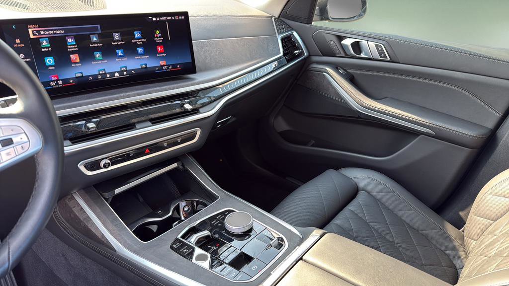 Used 2025 BMW X7 xDrive40i w/ Climate Comfort Package image 34