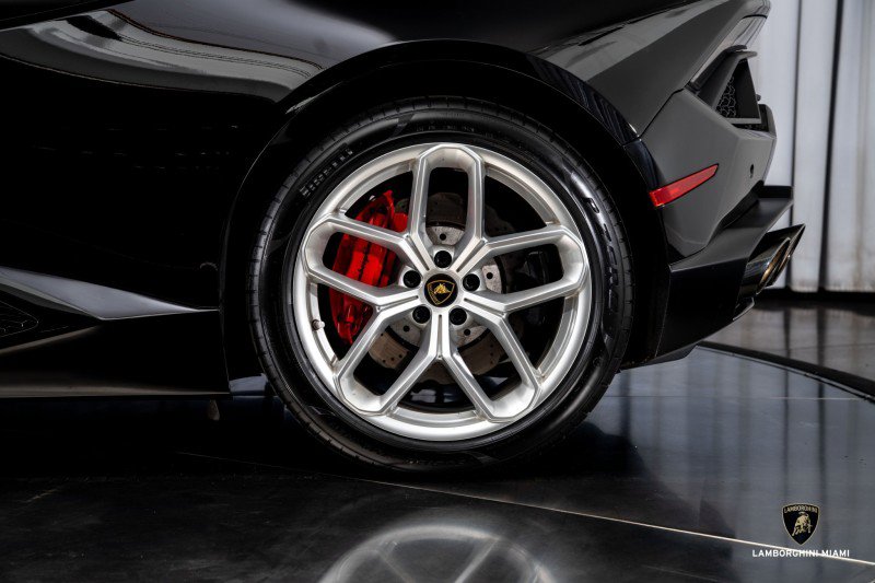 Used 2019 Lamborghini Huracan LP 580-2 image 12