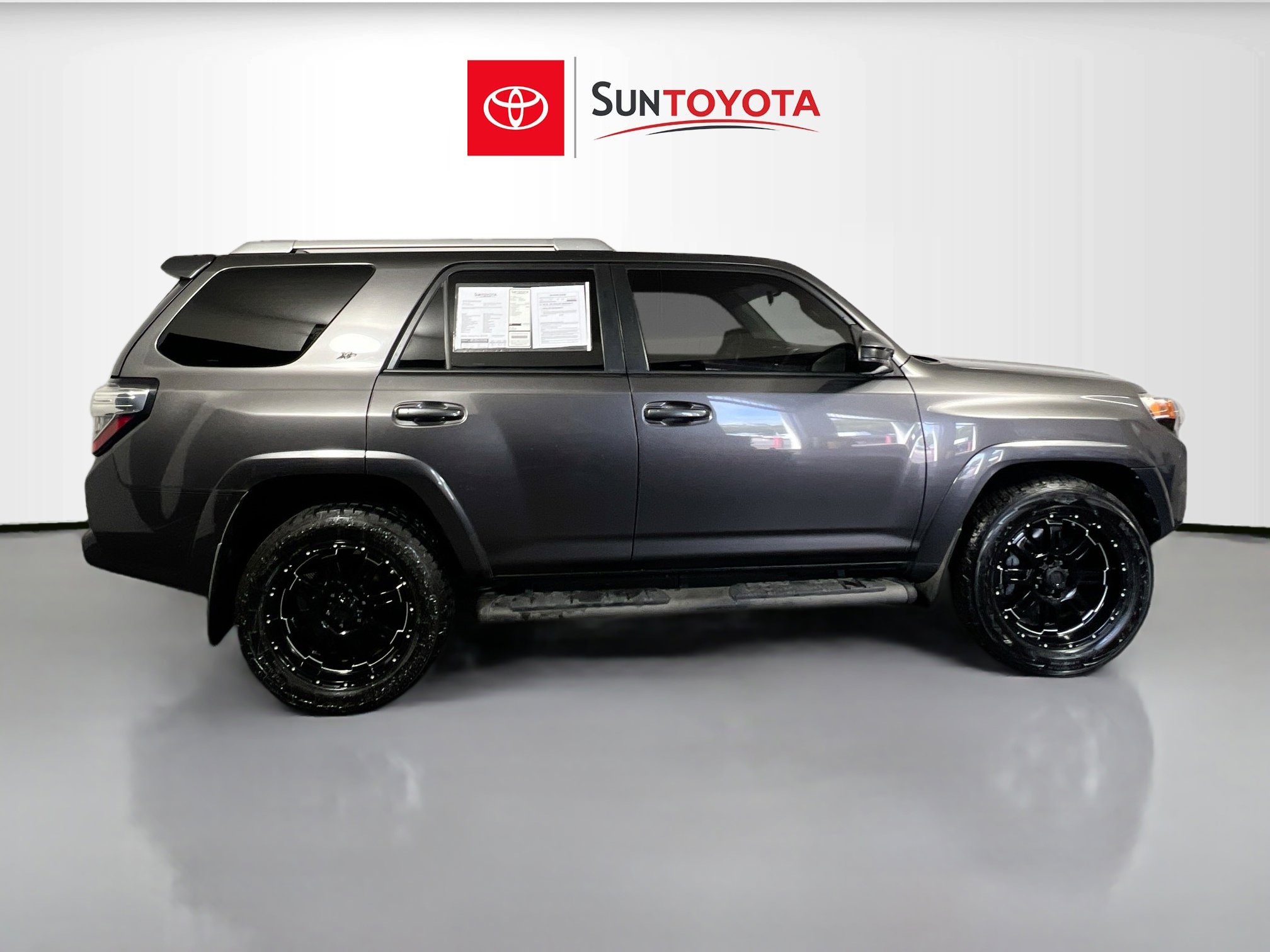 Used 2016 Toyota 4Runner SR5 RWD image 2