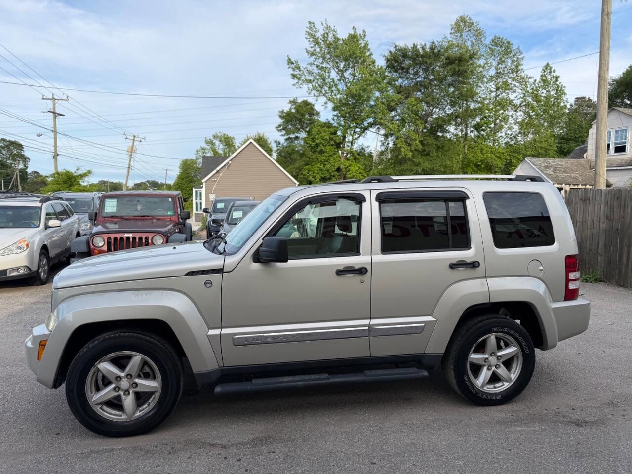 Used 2008 Jeep Liberty Limited w/ Premium Group AWD/4WD image 5