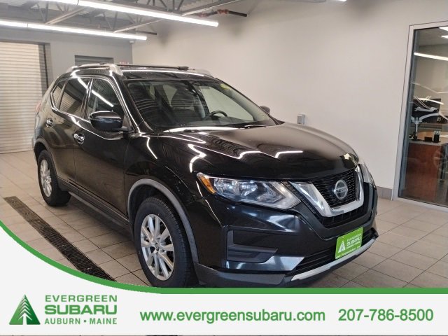 Used 2020 Nissan Rogue SV image 1