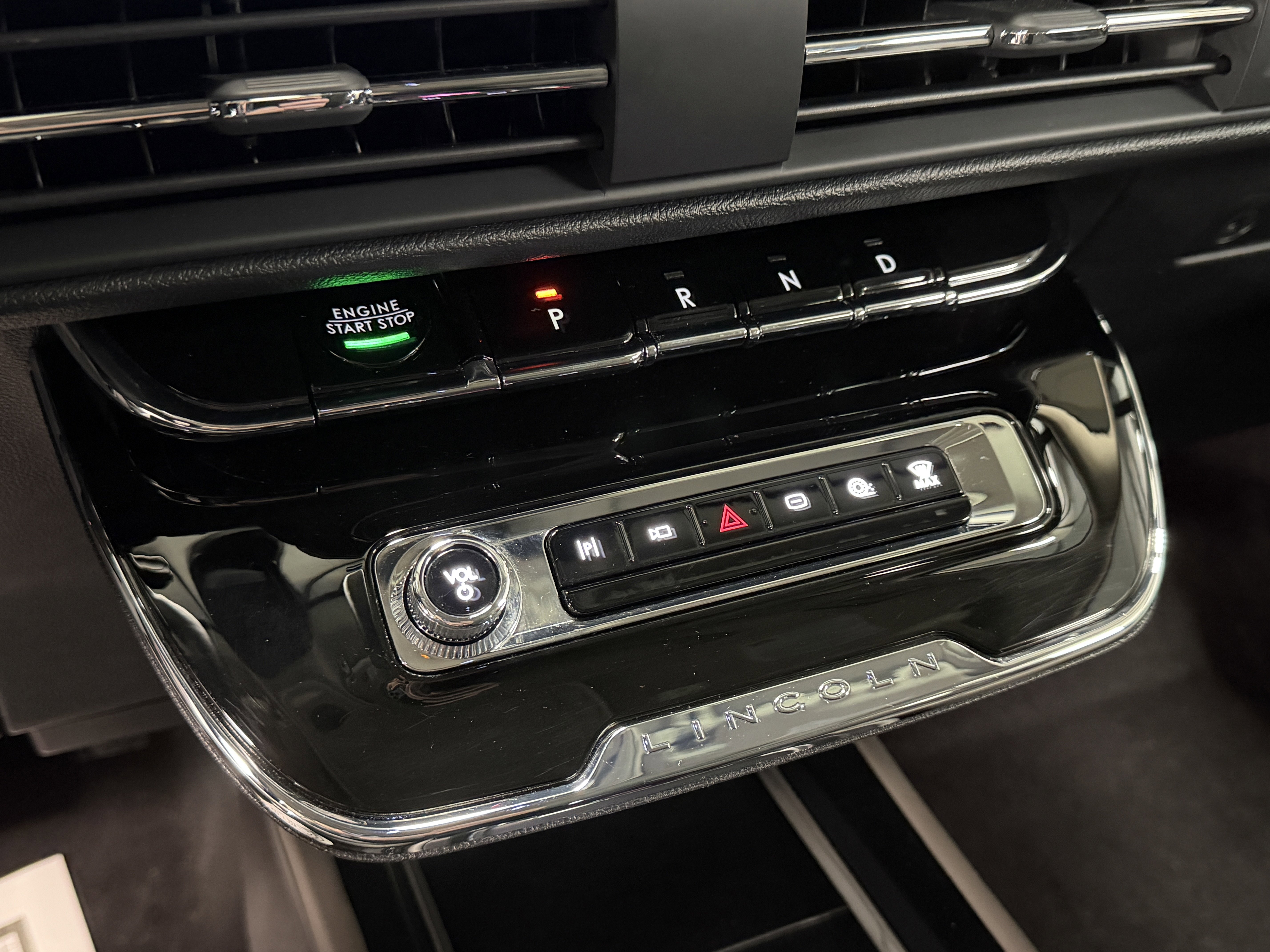 Used 2025 Lincoln Corsair Grand Touring w/ Equipment Group 301A image 11