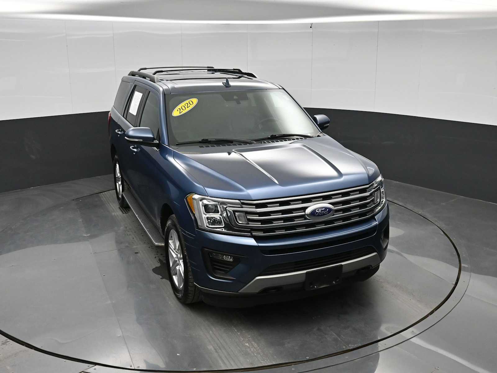 Used 2020 Ford Expedition XLT w/ Equipment Group 202A AWD/4WD image 25