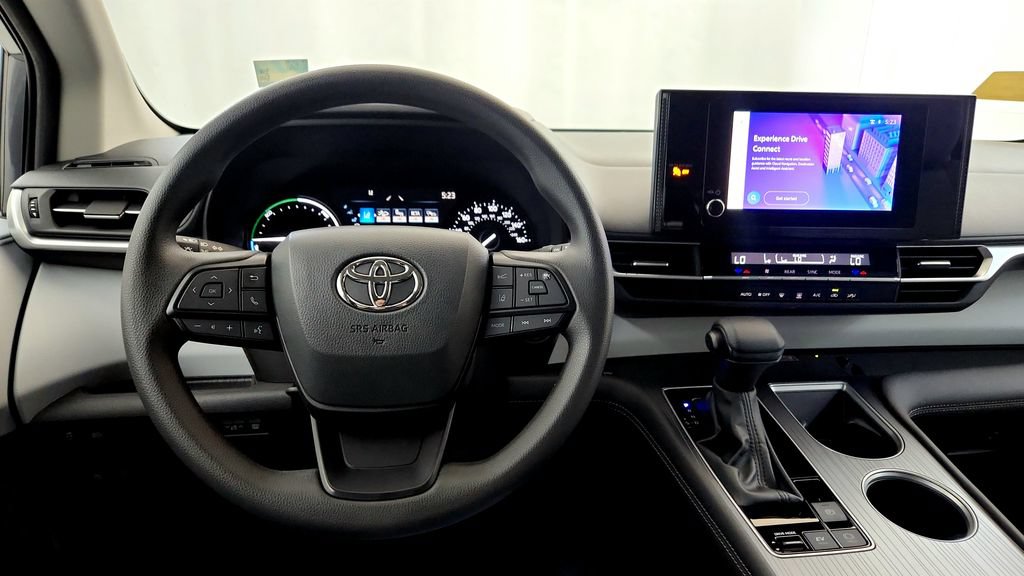 Certified 2025 Toyota Sienna LE AWD/4WD image 29
