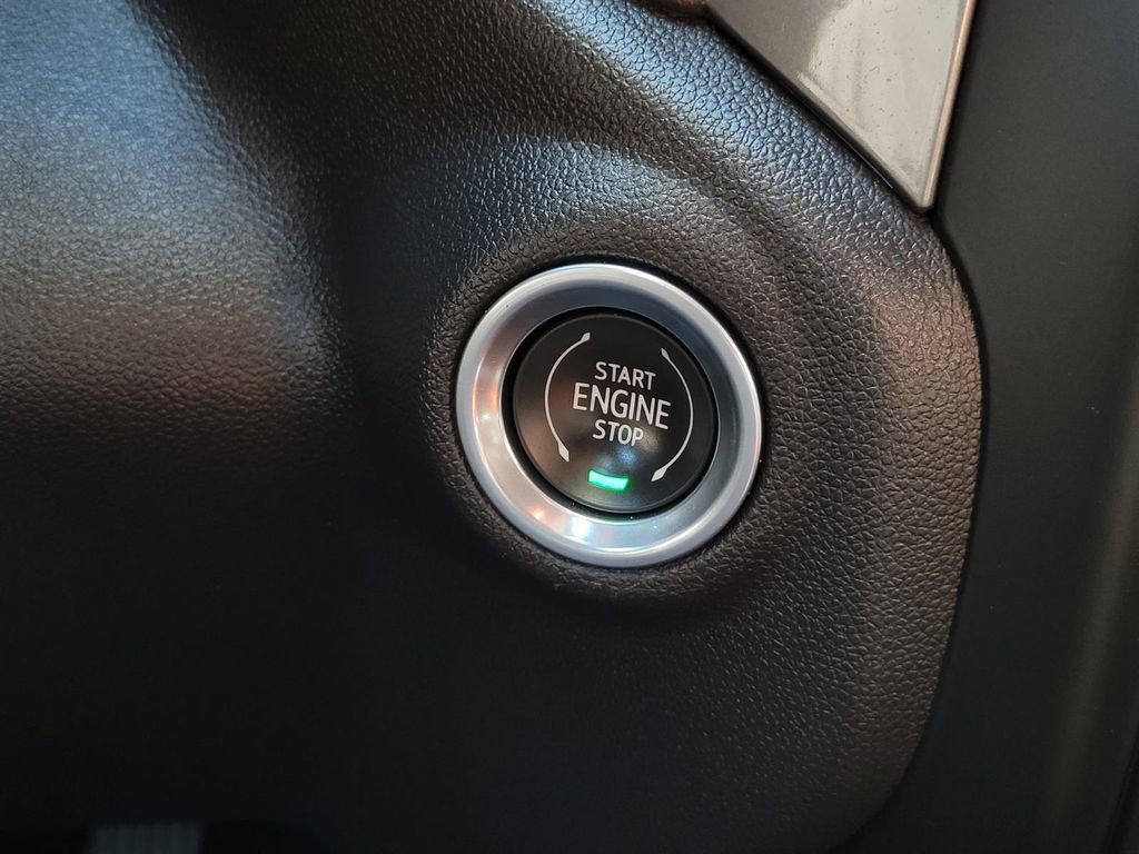 Used 2023 Chevrolet Silverado 1500 Custom image 25