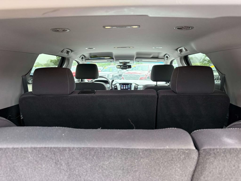 Used 2016 GMC Yukon SLE w/ Convenience Package AWD/4WD image 10