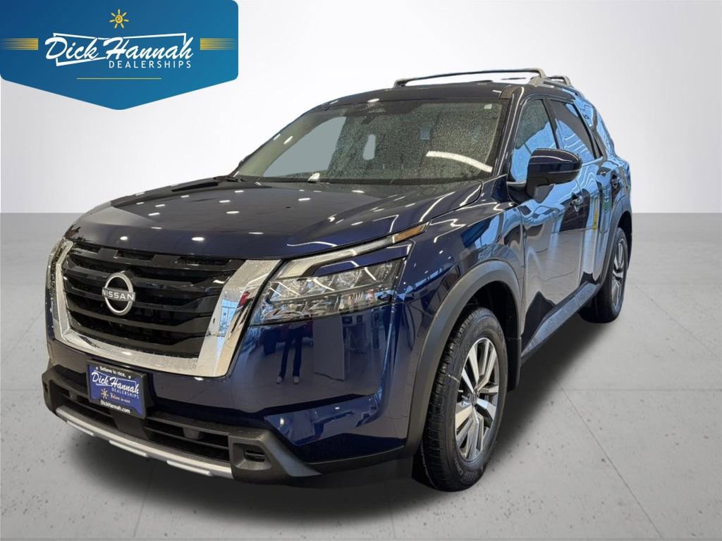 New 2025 Nissan Pathfinder SL image 1