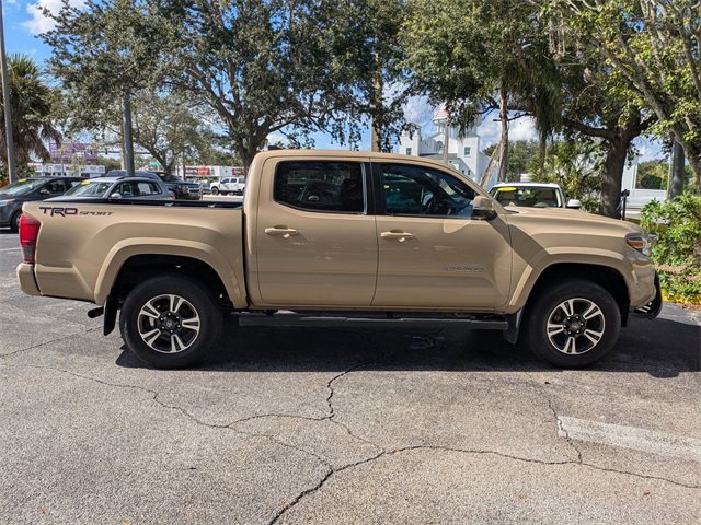 Used 2018 Toyota Tacoma TRD Sport image 4