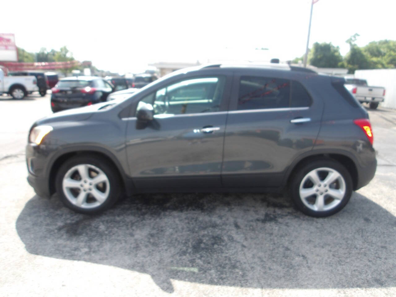 Used 2016 Chevrolet Trax LTZ w/ LPO, Cargo Package FWD image 4