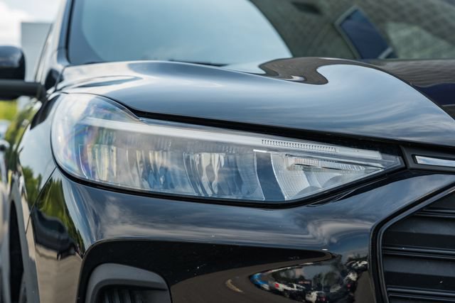 Used 2025 Ford Escape ST-Line Select AWD/4WD image 19