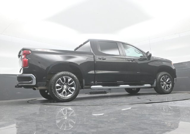 Used 2024 Chevrolet Silverado 1500 LT AWD/4WD image 23