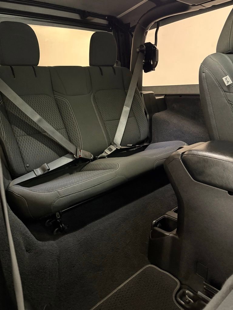 Used 2021 Jeep Wrangler Sport image 17