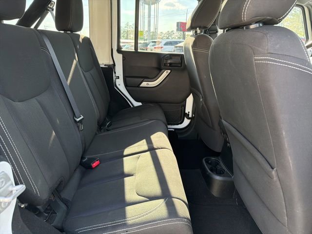 Used 2015 Jeep Wrangler Unlimited Sahara w/ Connectivity Group image 13