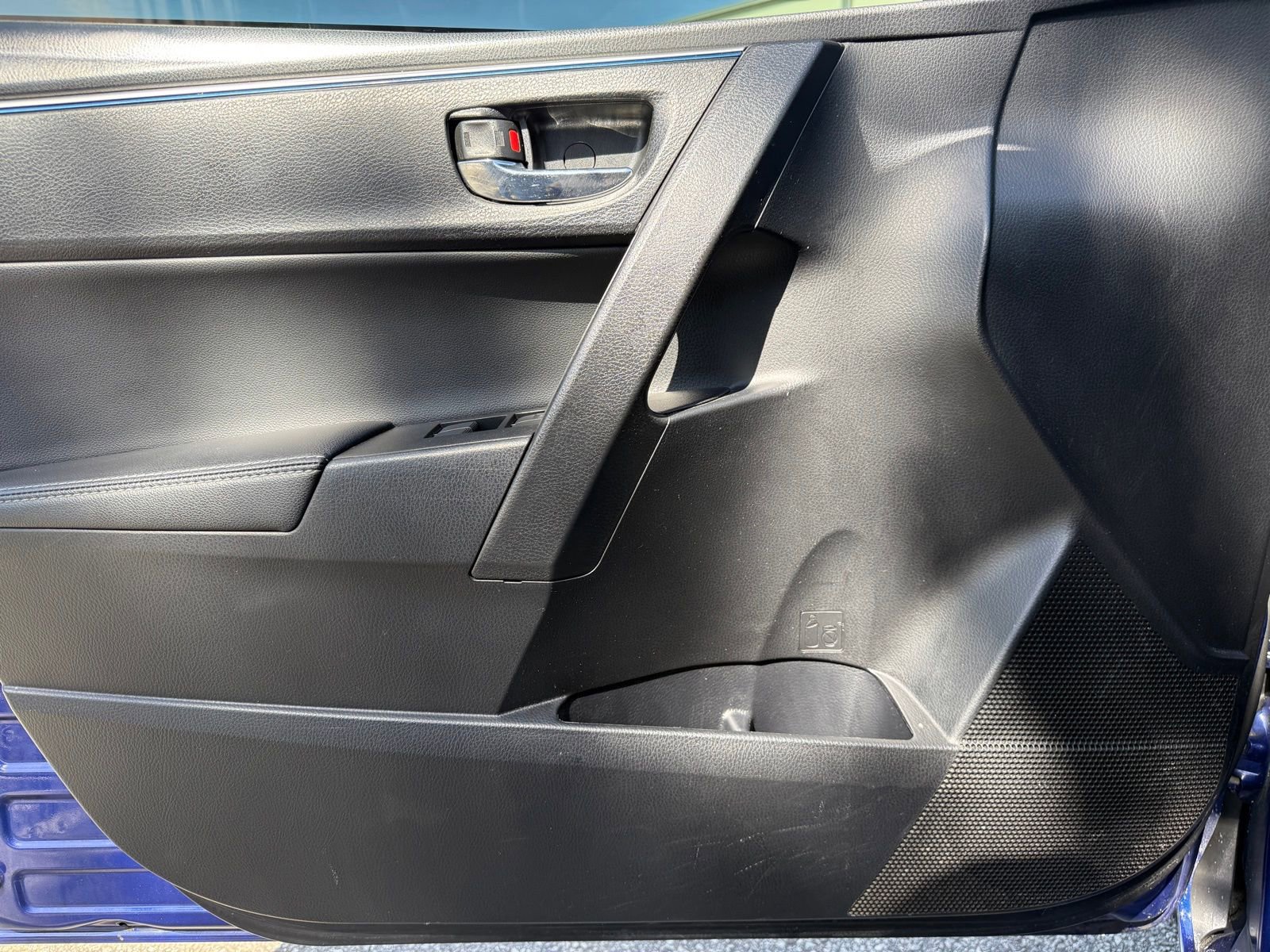 Used 2015 Toyota Corolla S image 40