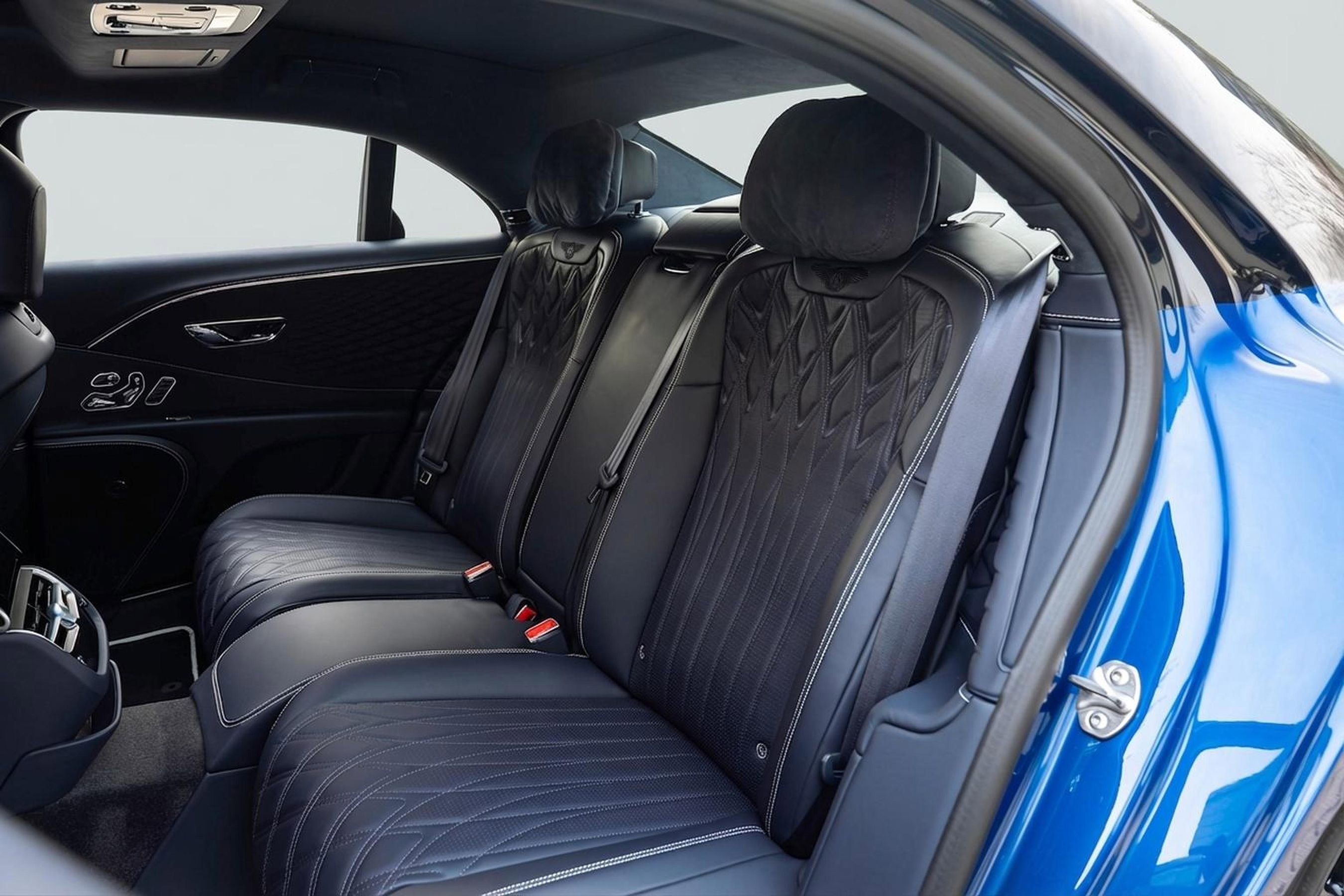 Used 2026 Bentley Flying Spur Azure image 11