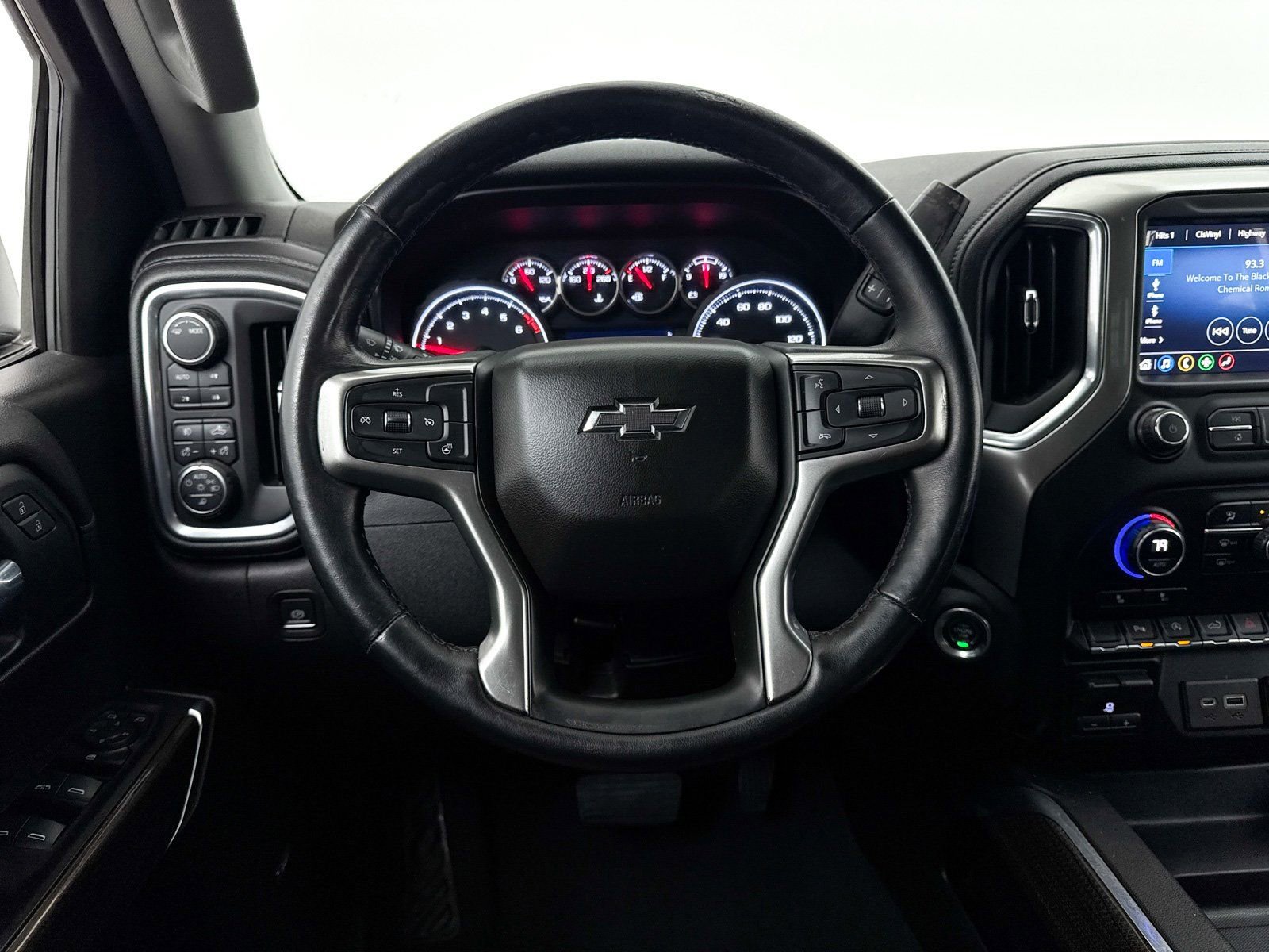 Used 2021 Chevrolet Silverado 1500 LT Trail Boss w/ Convenience Package II image 4