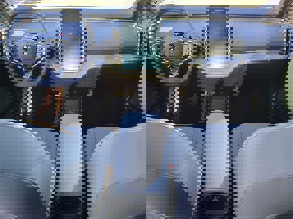 New 2025 Volvo EX30 Plus w/ Protection Package Premier image 13