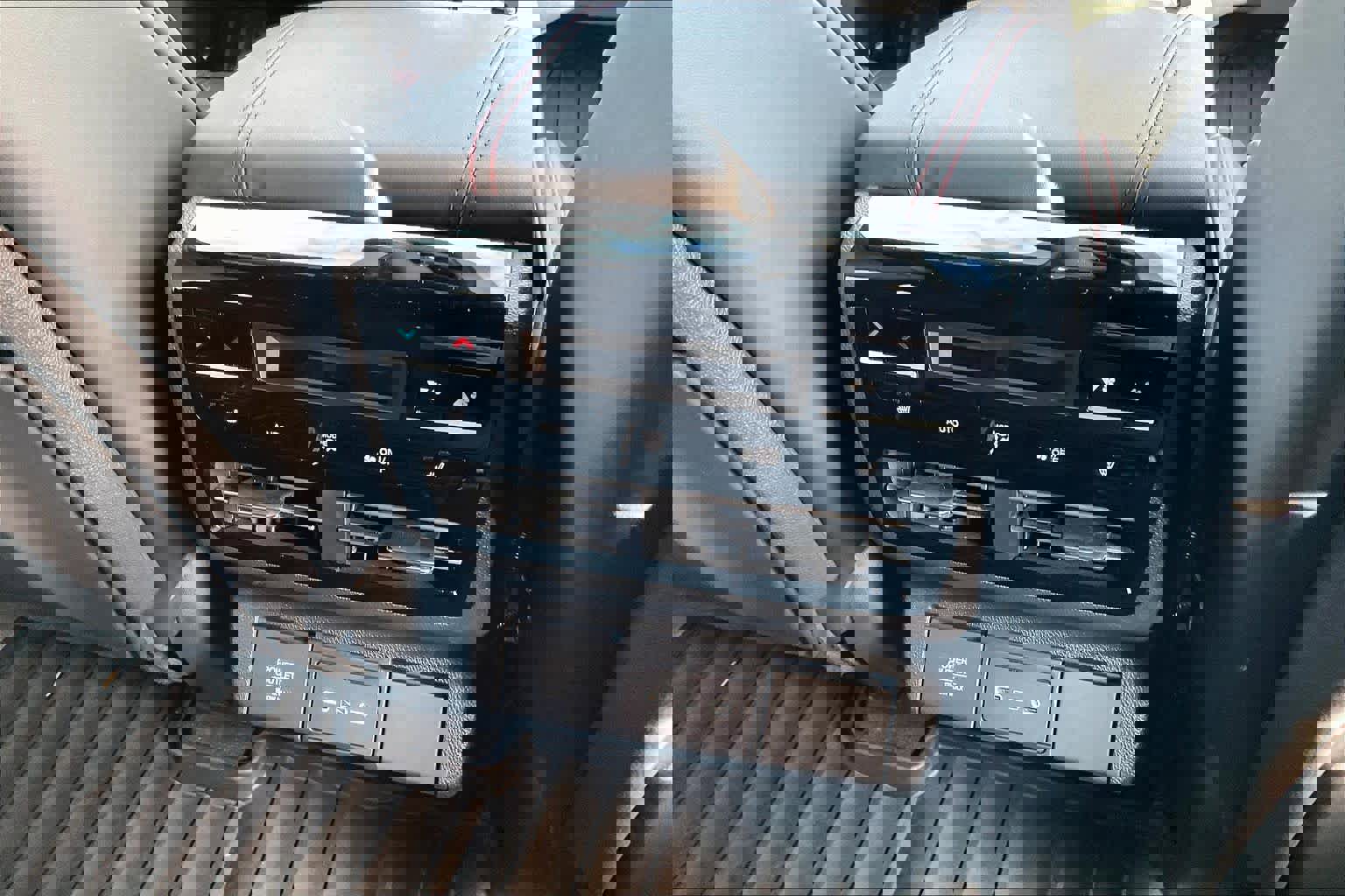 Used 2025 Acura MDX A-Spec image 36