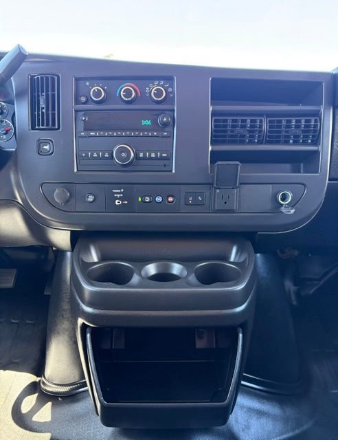 Used 2024 Chevrolet Express 3500 LS w/ Chrome Appearance Package RWD image 27