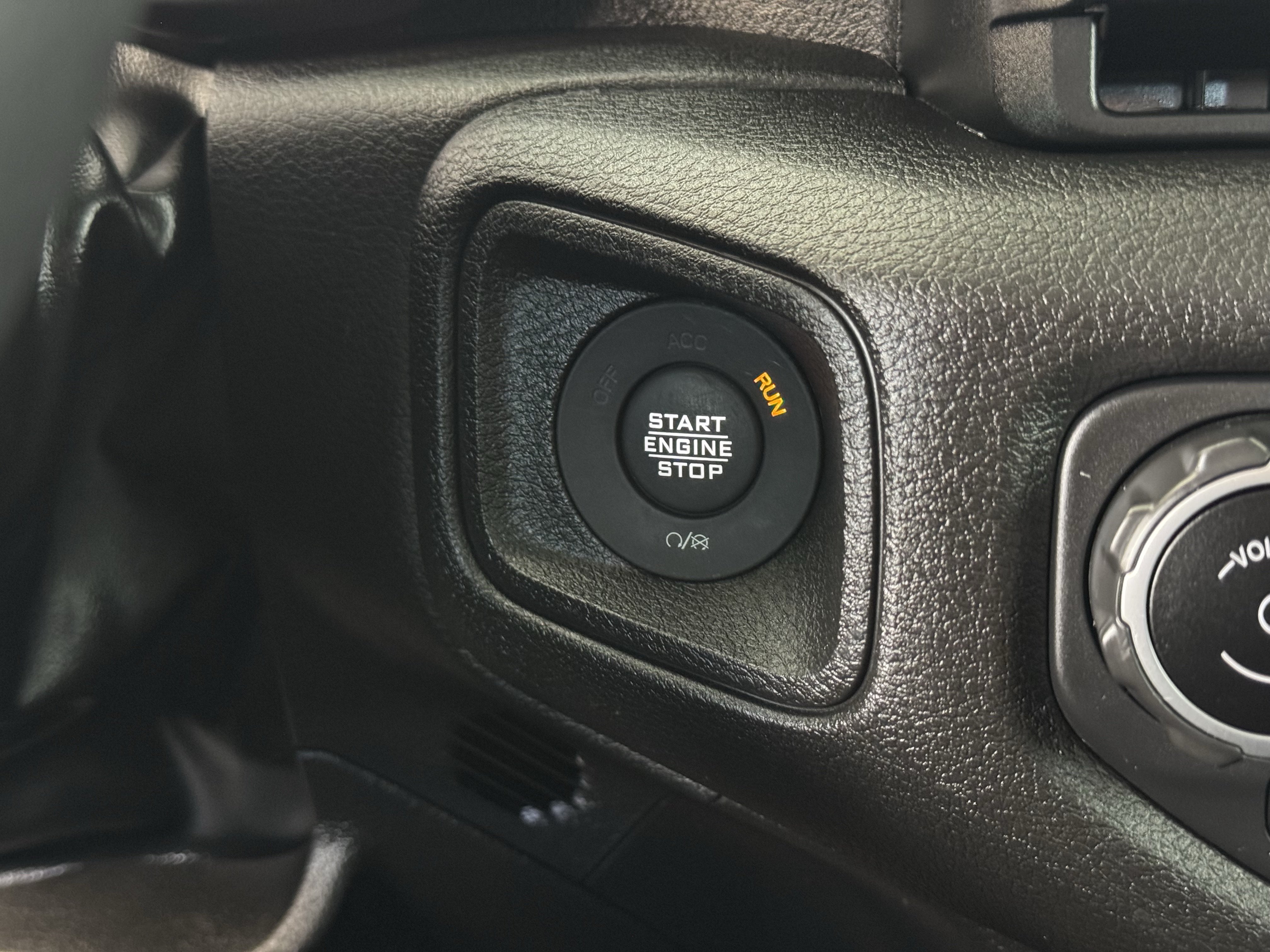 Used 2024 Jeep Wrangler Unlimited Sport AWD/4WD image 30