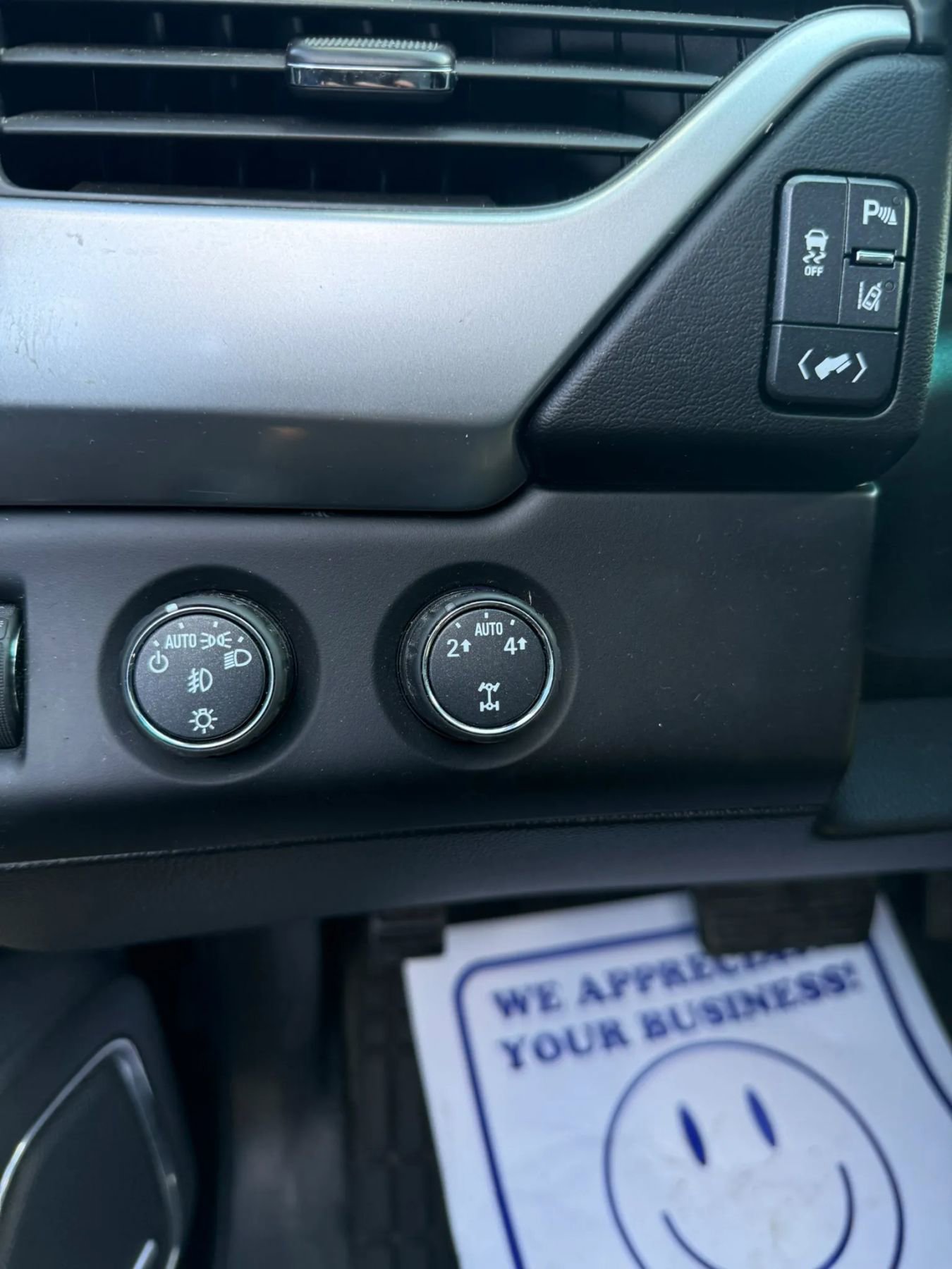 Used 2015 Chevrolet Tahoe LTZ AWD/4WD image 22