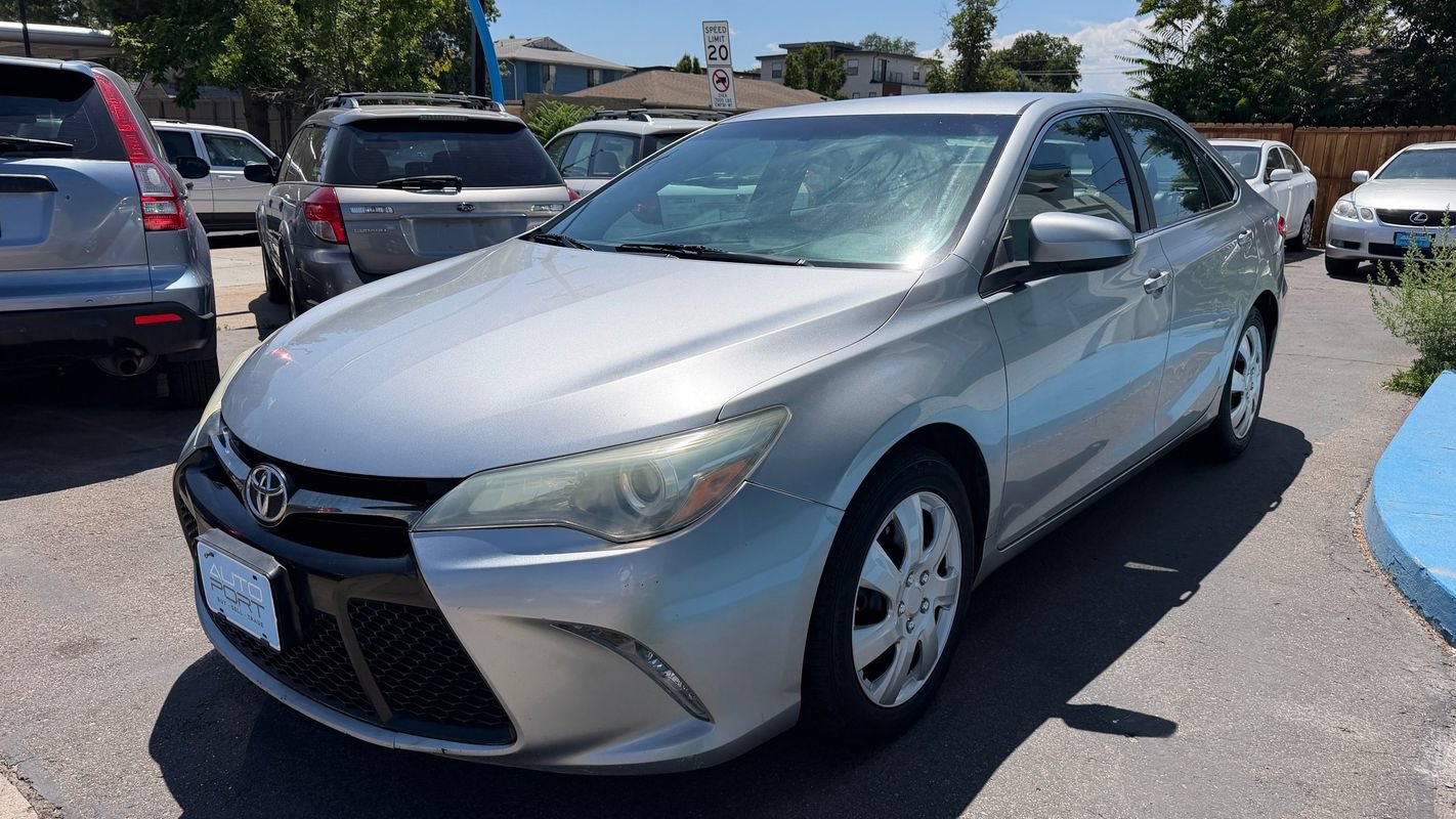 Used 2016 Toyota Camry SE FWD image 5