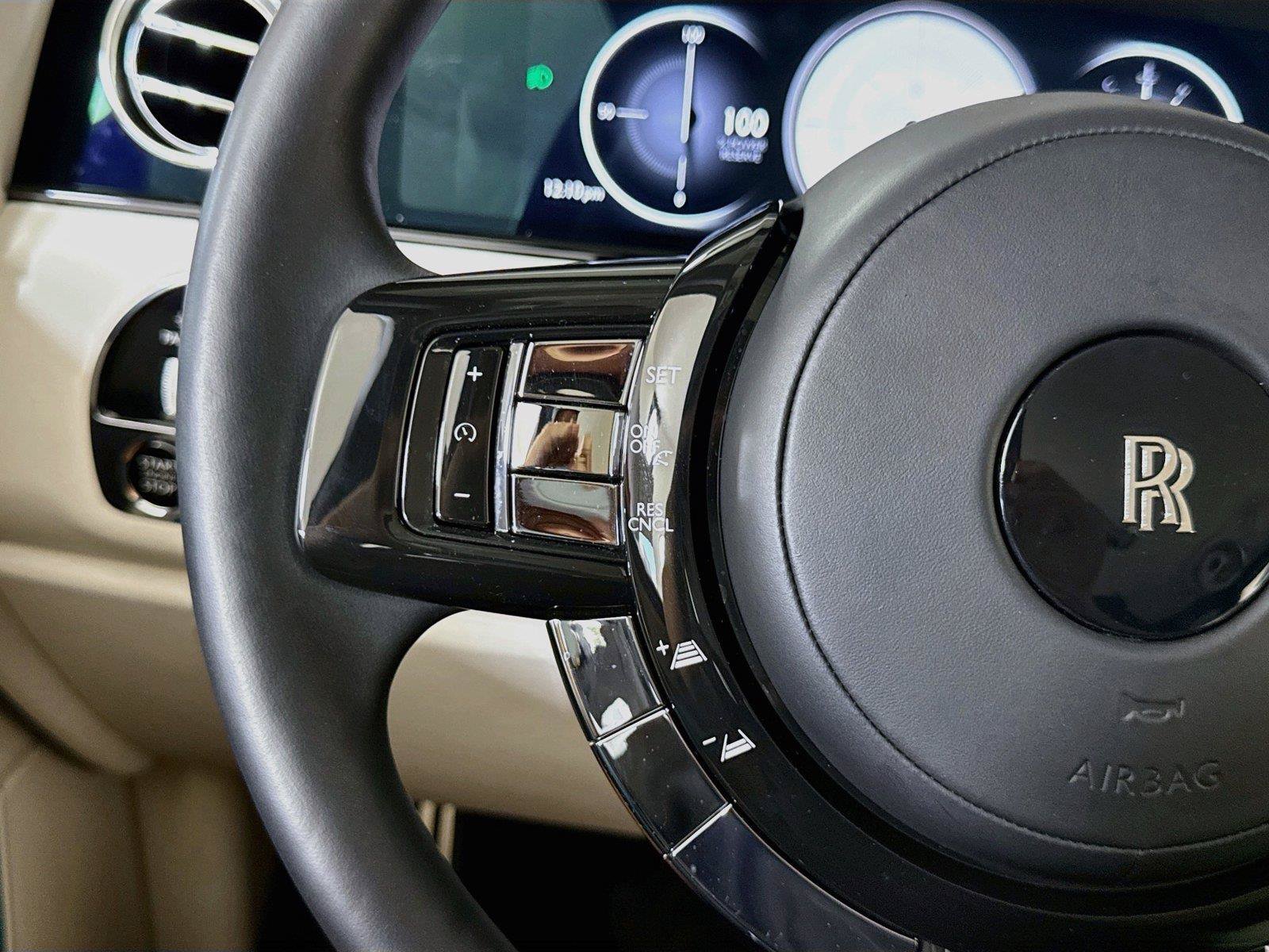 Used 2025 Rolls-Royce Cullinan AWD/4WD image 24