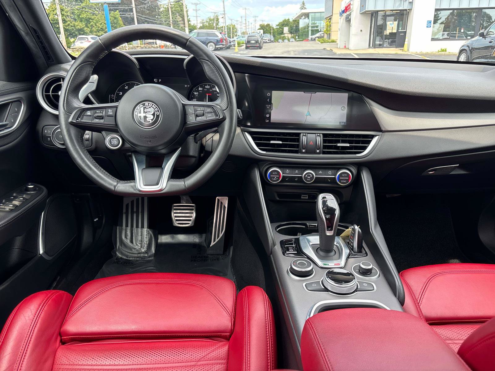 Used 2022 Alfa Romeo Giulia Veloce AWD/4WD image 12