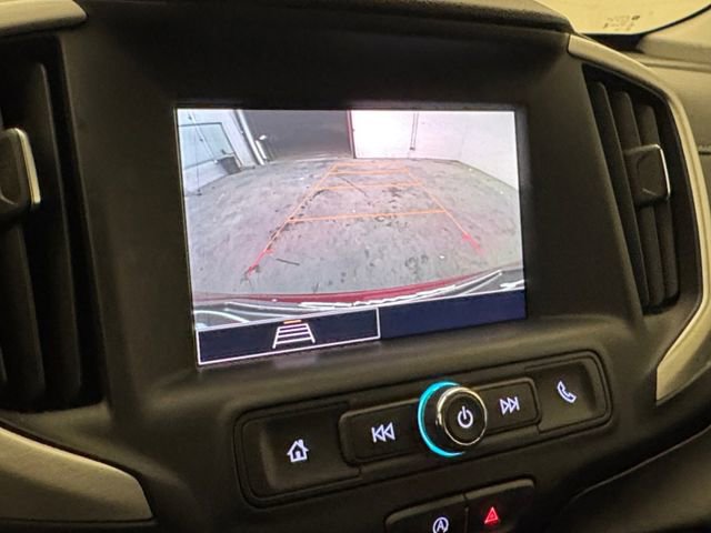 Used 2024 GMC Terrain SLE w/ Driver Convenience Package image 9