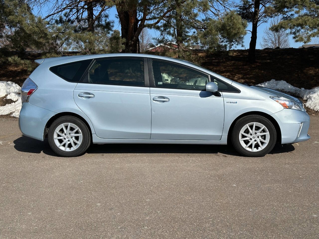 Used 2013 Toyota Prius V Three image 2