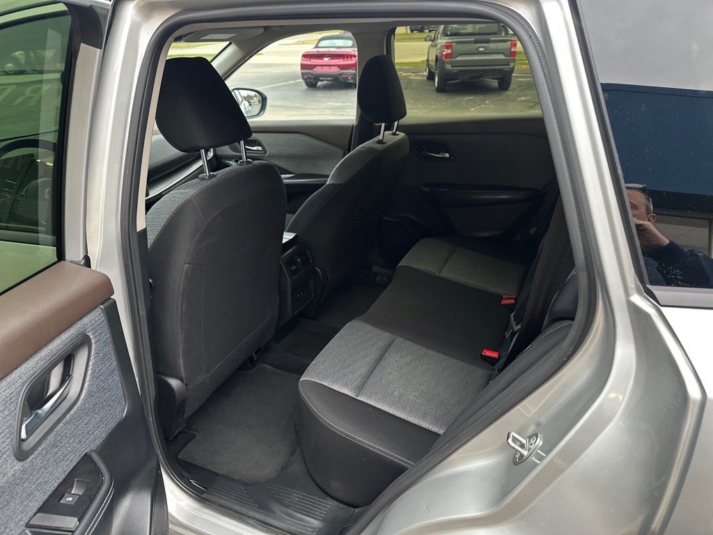 Used 2023 Nissan Rogue SV AWD/4WD image 9