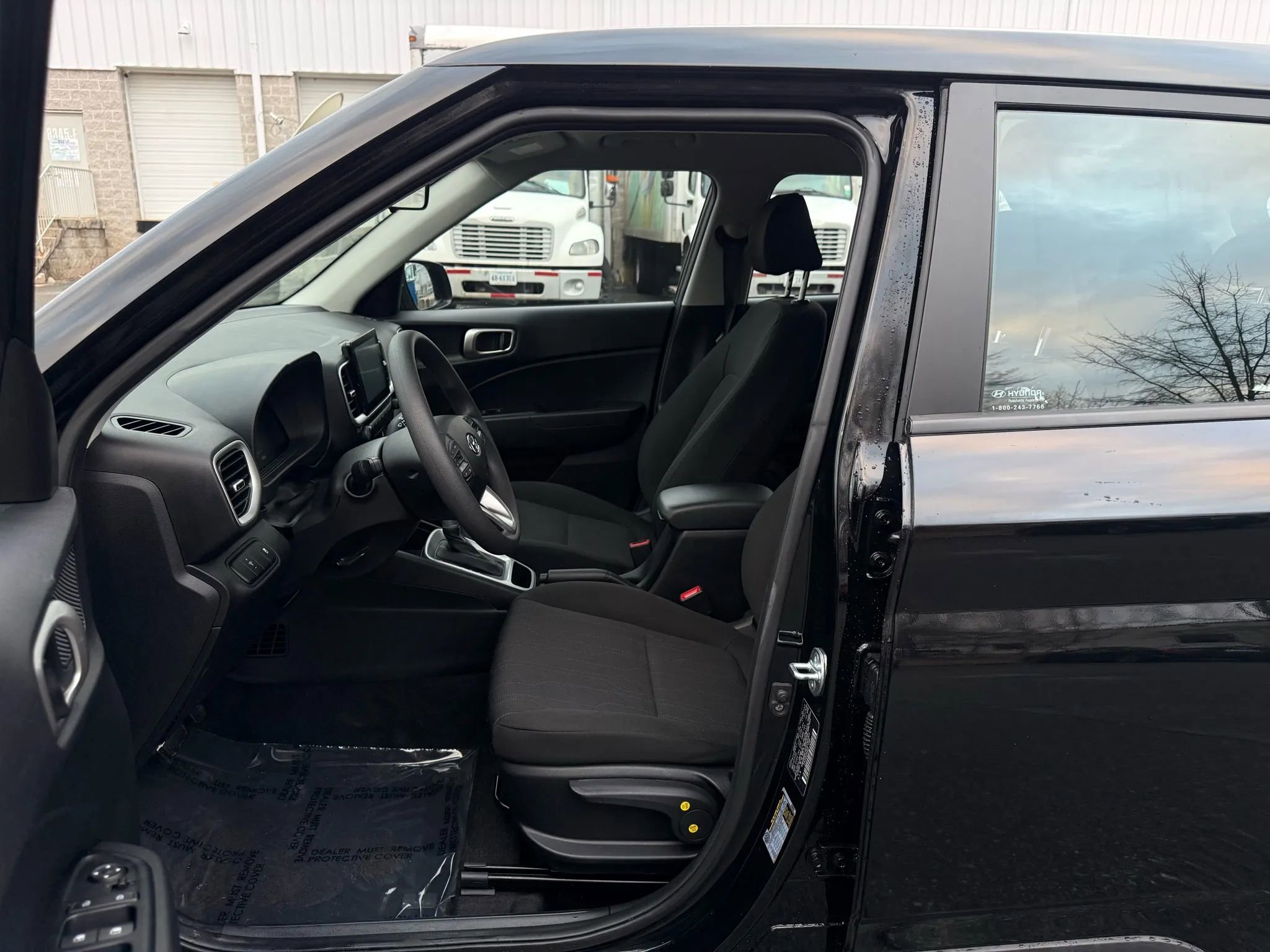 Used 2023 Hyundai Venue SE w/ Cargo Package image 14