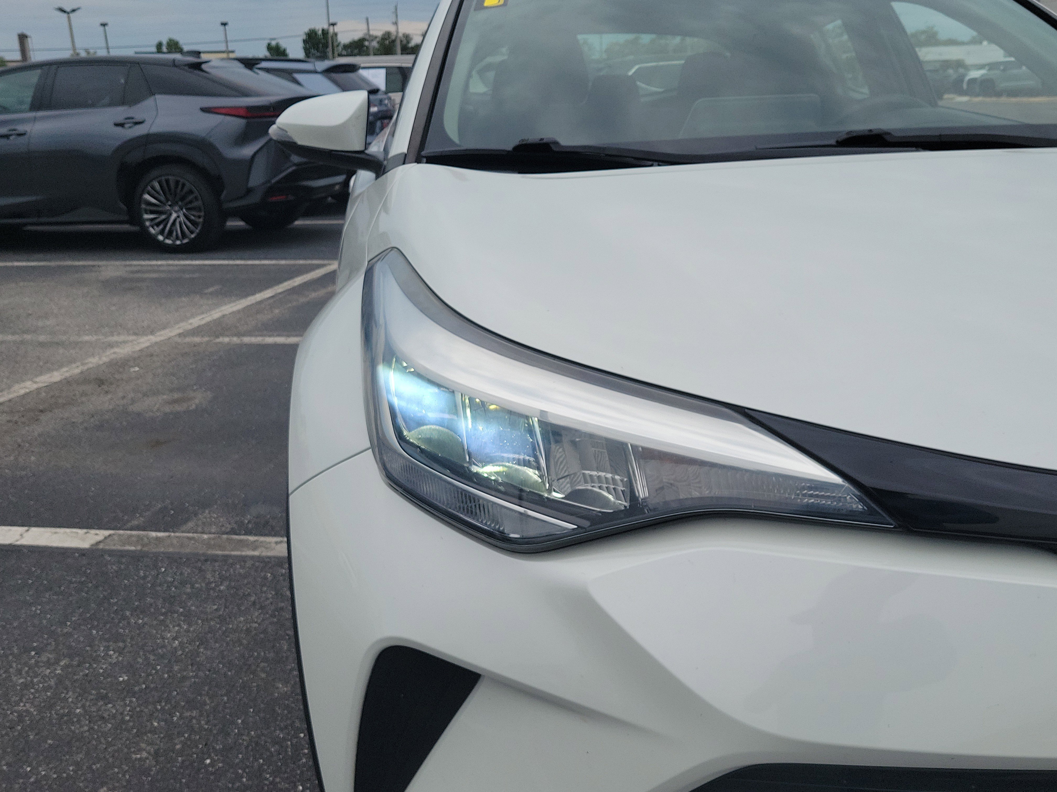 Used 2021 Toyota C-HR LE FWD image 7