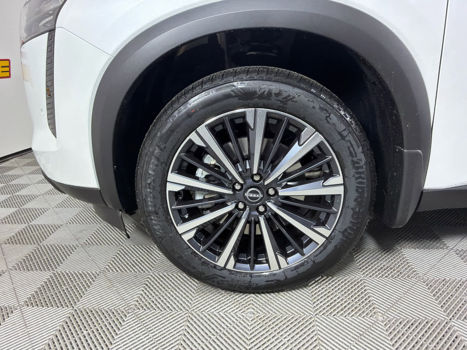 New 2026 Nissan Pathfinder Platinum image 10