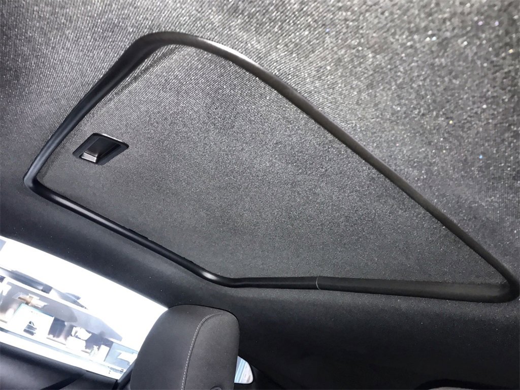 Used 2018 Chevrolet Camaro SS image 19