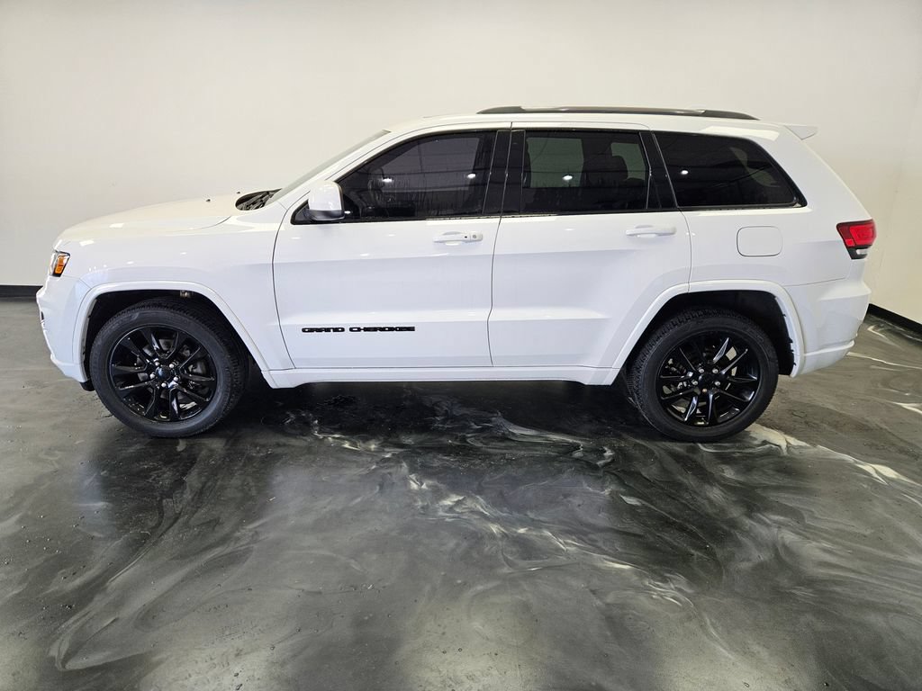 Used 2021 Jeep Grand Cherokee Altitude AWD/4WD image 18