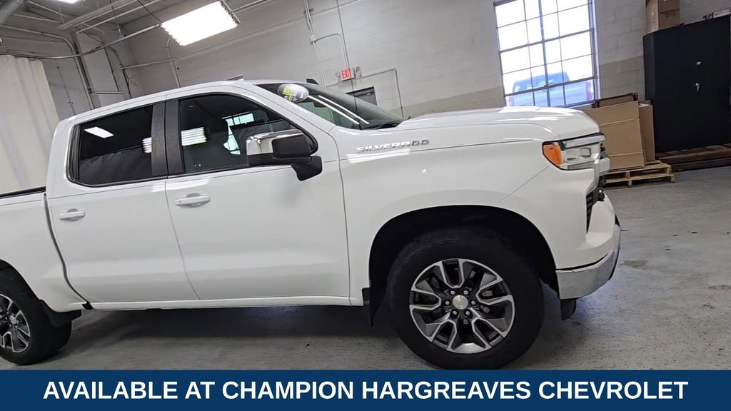 Used 2024 Chevrolet Silverado 1500 LT image 2