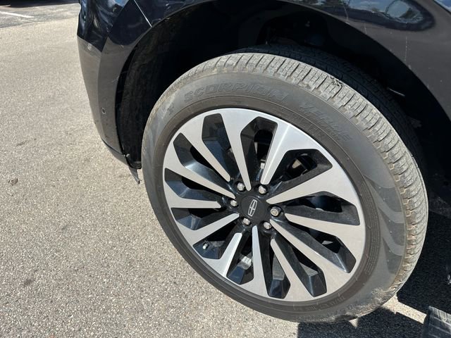 Used 2022 Lincoln Navigator Reserve w/ Equipment Group 201A image 8