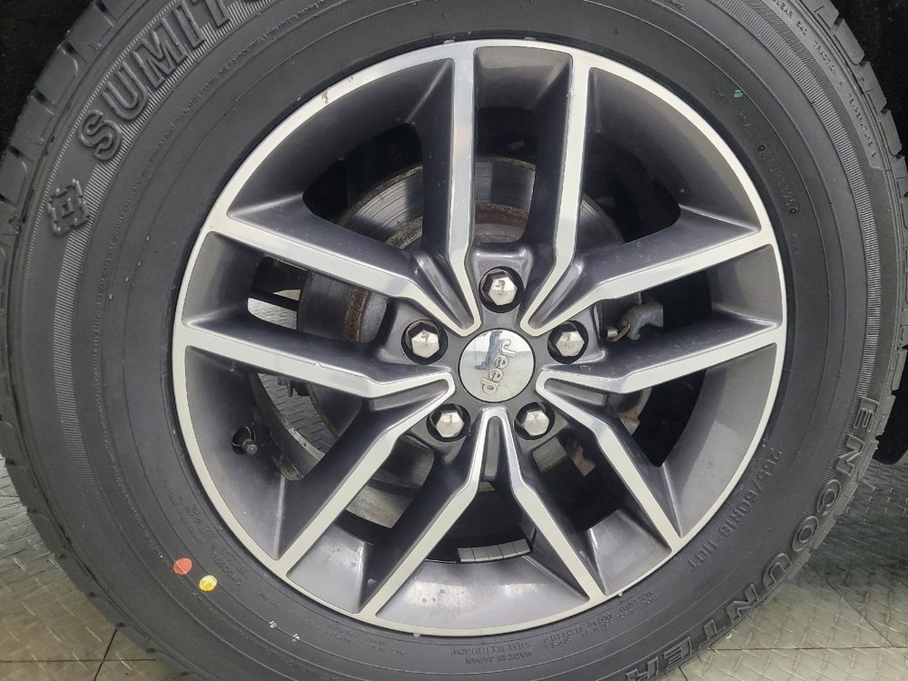 Used 2018 Jeep Grand Cherokee Limited image 31