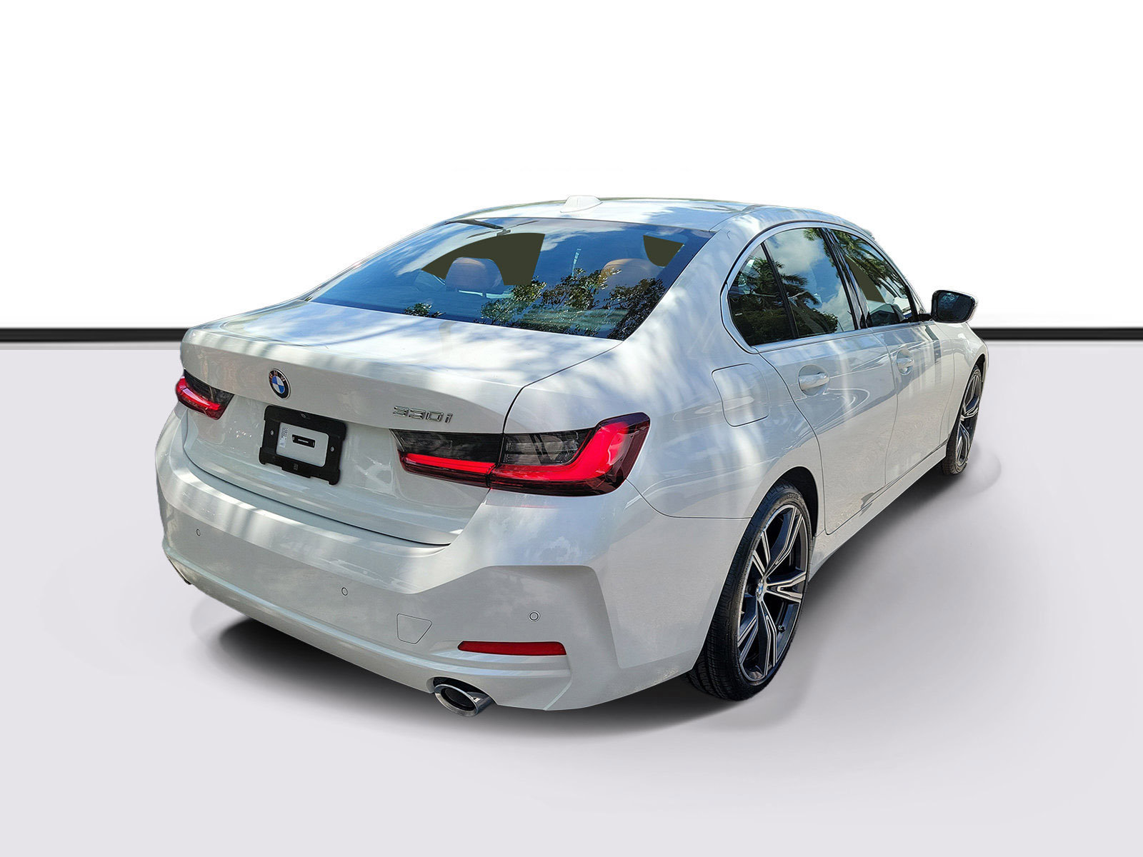 Used 2024 BMW 330i Sedan w/ Convenience Package RWD image 4