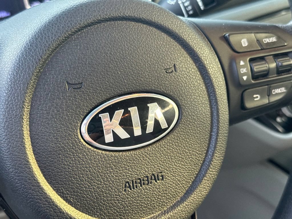 Used 2019 Kia Sedona LX FWD image 14