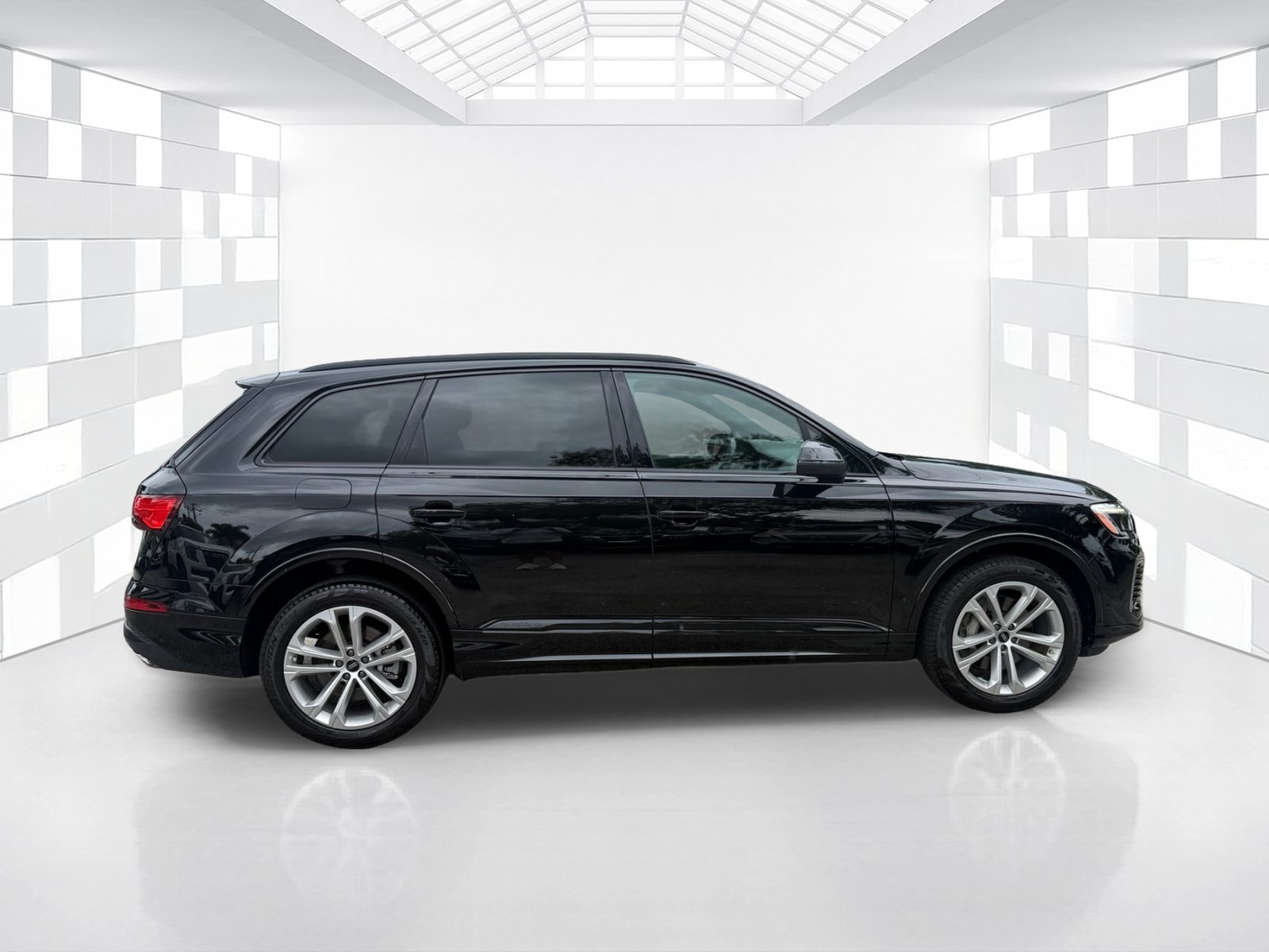 Used 2025 Audi Q7 2.0T Premium Plus w/ Premium Plus Package AWD/4WD image 8