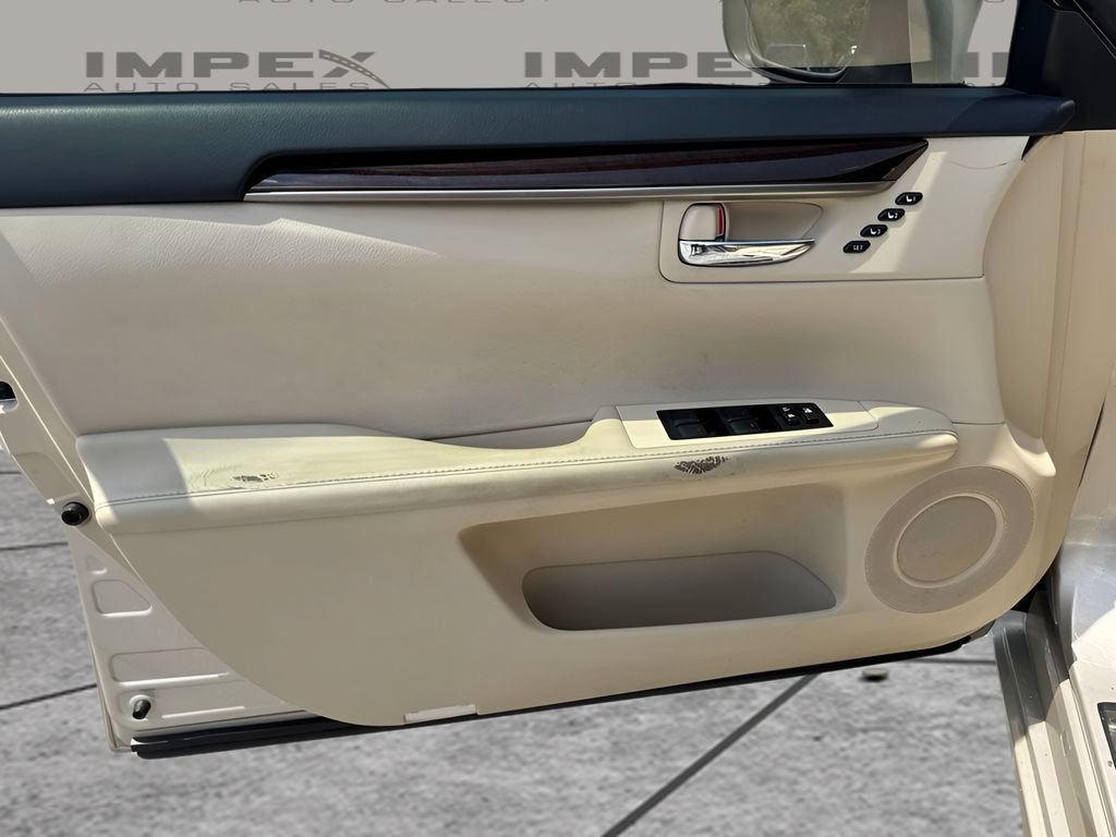 Used 2014 Lexus ES 350 w/ Luxury Package FWD image 27