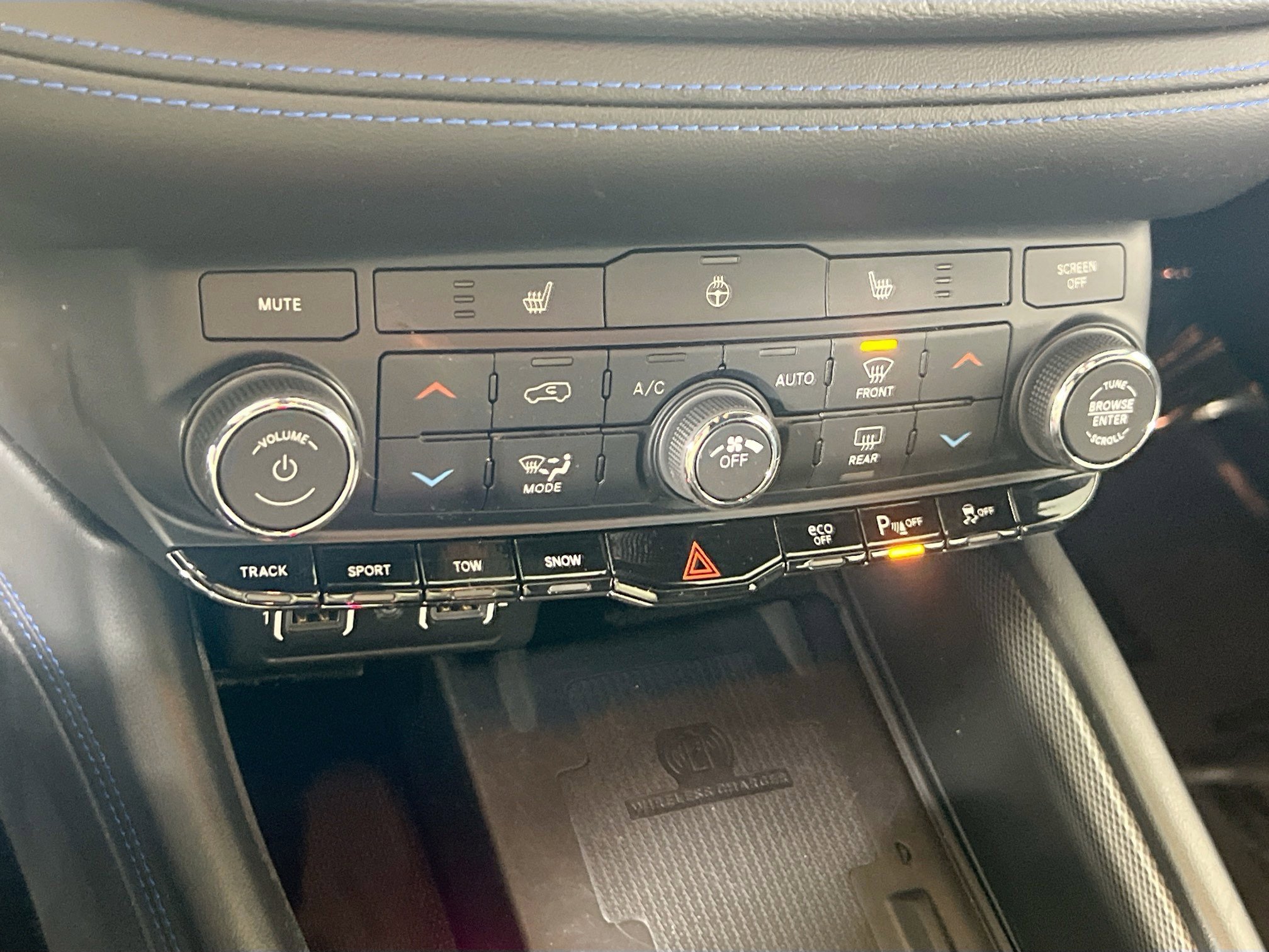 Used 2022 Dodge Durango R/T w/ Tow 'N Go Package image 16