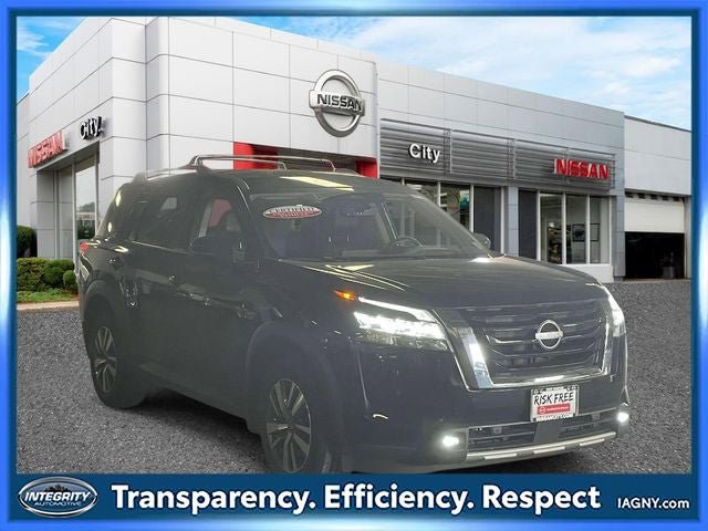 Certified 2024 Nissan Pathfinder SL image 1